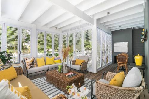 Picturesque Retreat on Thesen Islands in เกาะเทเซน