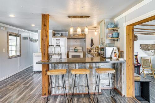 Lake Granbury Home with Shared Dock and Kayaks! in Granbury, USA