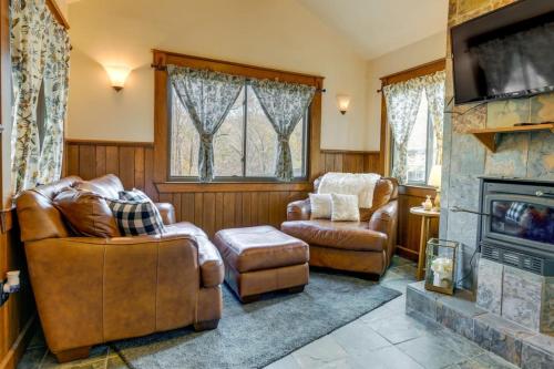 Village 37 Stone Cabin in Roundhill, USA
