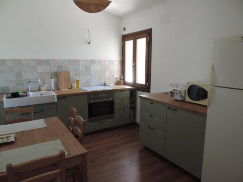Konyha, Apartamento con jardín y aparcamiento en Viznar, junto a Granada (Apartamento con jardin y aparcamiento en Viznar, junto a Granada) in Viznar