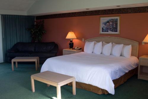 The Pell, Part of JdV by Hyatt