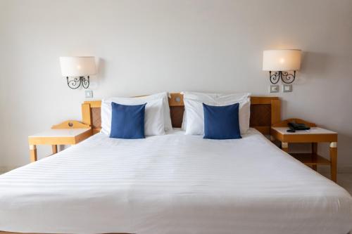 1 queen bed