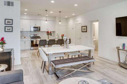 Quiet Simi Valley Home with Patio and Pool Access! in Simi Valley, USA