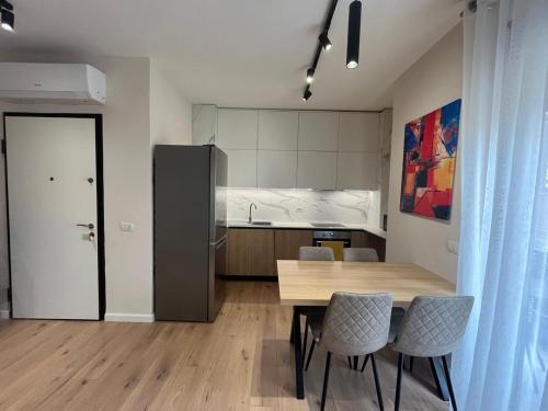 EJA s Apartment Tirana - image 5