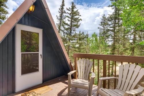 Sunny Muddy Moose Cabin with Fire Pit and Mtn Views! in Como, USA
