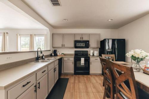 NEW LISTING-Home near Seaworld and UTSA in San Antonio, USA
