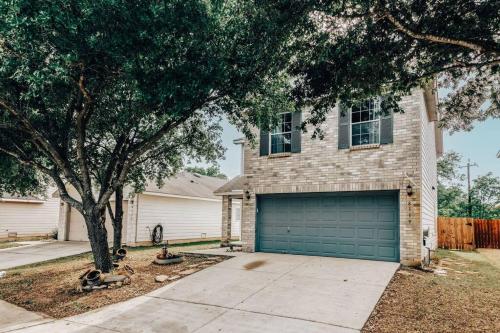 NEW LISTING-Home near Seaworld and UTSA in San Antonio, USA