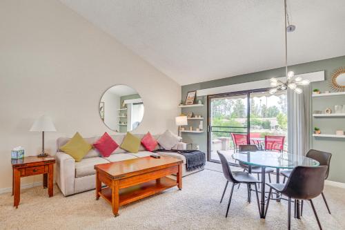 Palm Desert Resort Country Club Condo with Views! in Palm Desert, USA