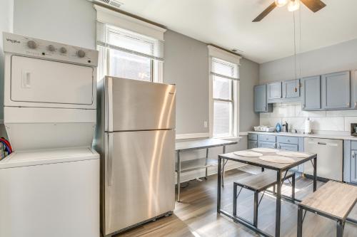 6 Mi to Downtown Spacious Apt in Roscoe Village! in Chicago, USA
