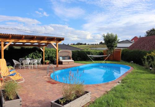 Ferienhaus zum Glück, mit Pool und Kamin in Gerswalde, Deutschland