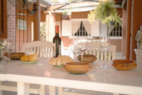Ēdiens un dzērieni, Calma Santa Ana Parrilla y Piscina in Santa Ana