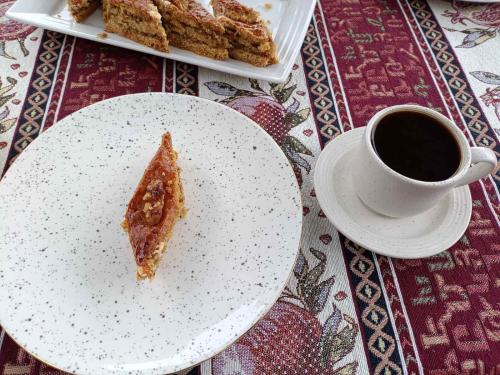 Food and beverages, Kochants Guesthouse in Tatev