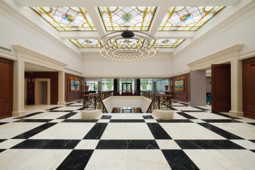 设施服务, Astor Garden Hotel in 瓦尔纳