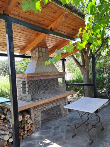 Létesítmények, Rivers' house Tzoumerka in Vourgareli