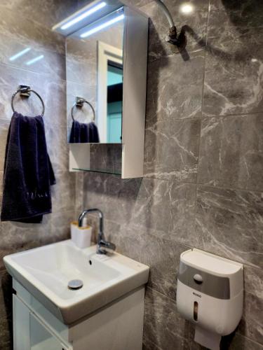 淋浴間, Апартамент Квадратчето in 弗拉察