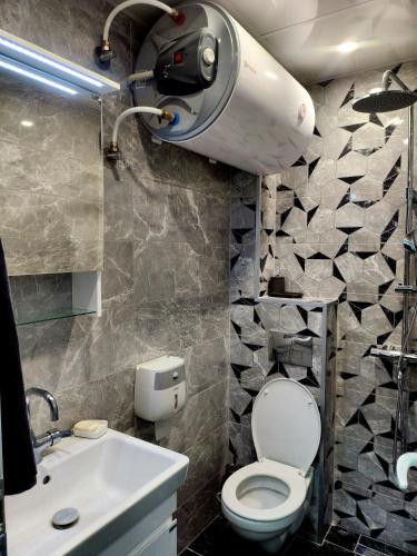 淋浴間, Апартамент Квадратчето in 弗拉察