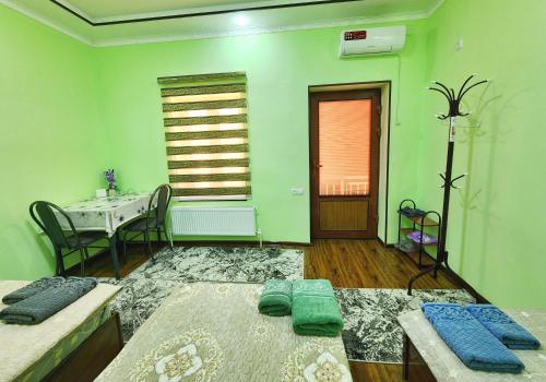 3 twin beds