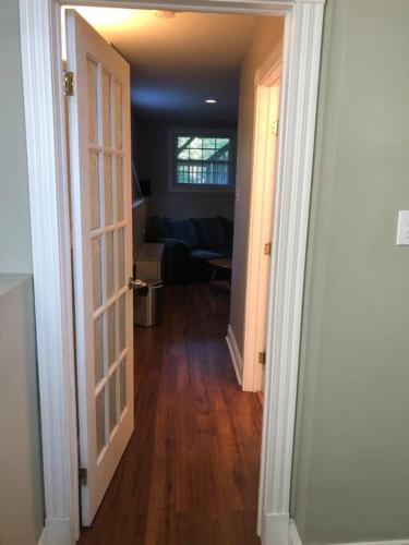 Cozy & Private basement suite, centrally located, Halifax (zdjęcie 5)
