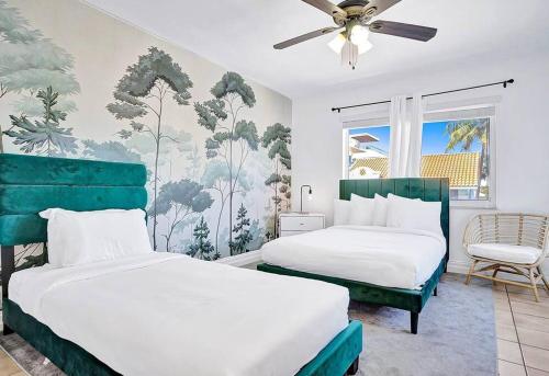 Hollywood Beach Paradise, Steps to Pool in Hollywood, USA