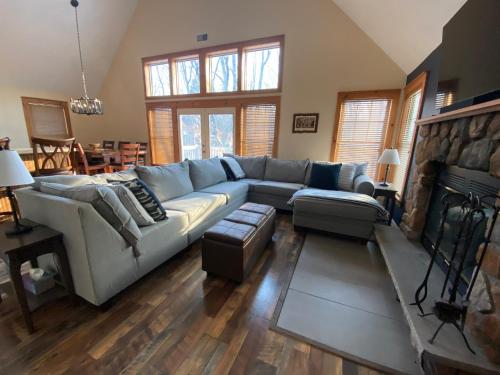 Gorgeous House in Camelback Mountain near lifts! in Tannersville, USA
