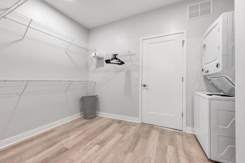 Bold 2127 I Stunning One Bedroom Suite Bold 2127 I Stunning One Bedroom Suite