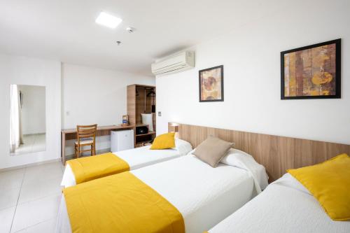 Deluxe Triple Room image 3