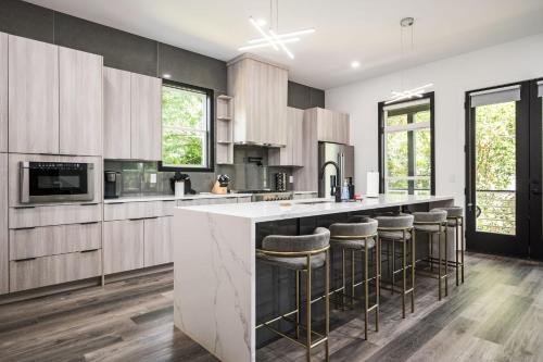 Kitchen, City In The Forest - 5BD-5BA - ATL Beltline-Summerhill in Peoplestown