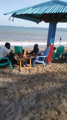 Ocean Breeze Hotel & Restaurant in Dessalines