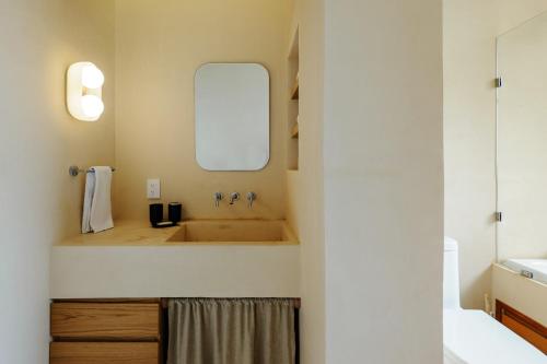 Delightful 2BR with Balcony in Roma Norte - image 2