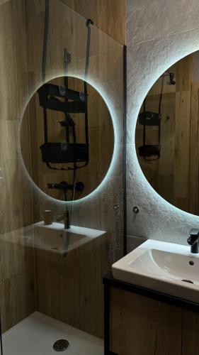 Miło Mi w górach - budynek główny hotelu z basenami i saunami - parking GRATIS, Sklářská Poruba (fotografie 5)
