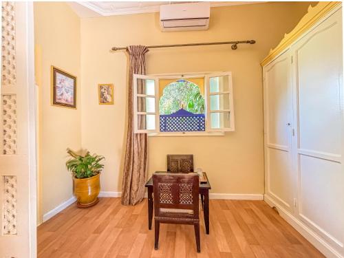 LE BLEU HOUSE LE BLEU HOUSE