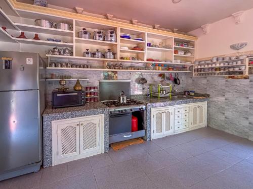 LE BLEU HOUSE LE BLEU HOUSE