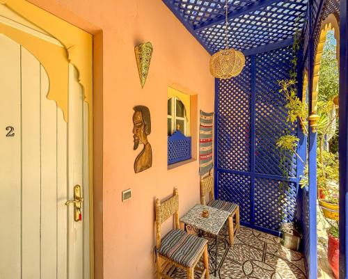 LE BLEU HOUSE LE BLEU HOUSE