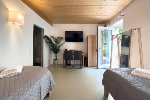 Ruhige Apartments mit guter Bahnanbindung und Küchennutzung in Rösrath, Deutschland