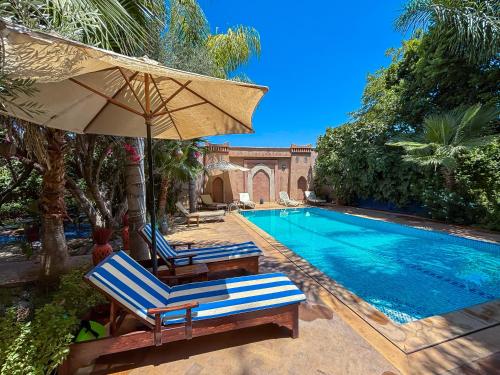 LE BLEU HOUSE LE BLEU HOUSE