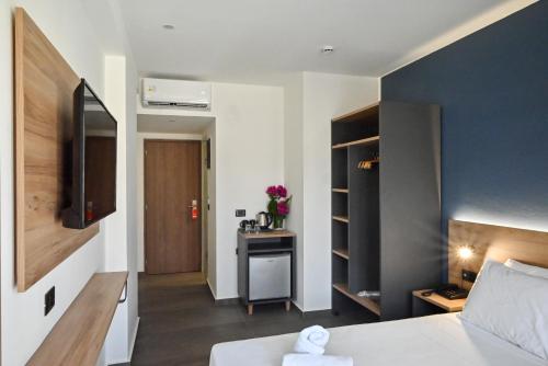 Superior room street view image 8