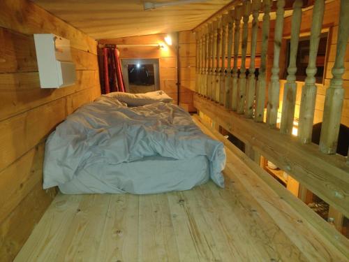 Tiny House Glamping, sleeps up to 6 Tiny House Glamping, sleeps up to 6