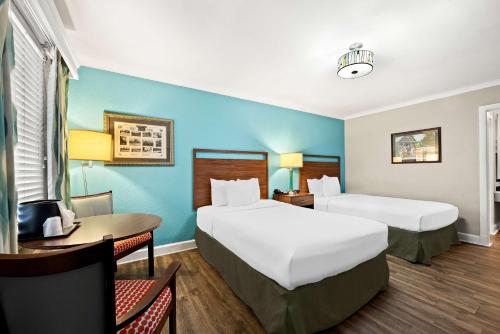 2 double beds