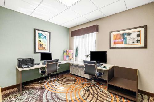 Best Western Maple City Inn - image 10