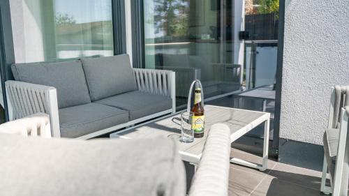 Balcony/terrace, Barrierefreie Luxusoase I SnapLiving Apartments in Hachenburg