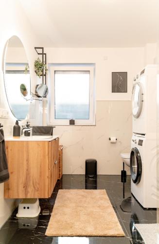 Bathroom, Barrierefreie Luxusoase I SnapLiving Apartments in Hachenburg