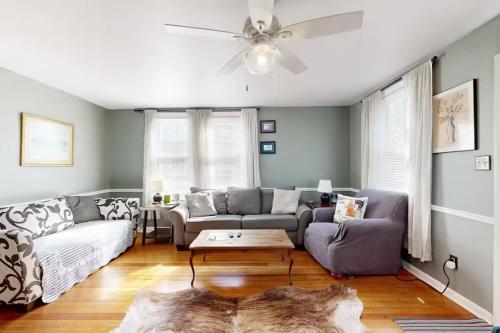 Cozy 1st Level Beach House - Walk Everywhere in North Beach, USA