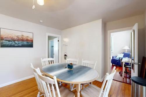 Cozy 1st Level Beach House - Walk Everywhere in North Beach, USA