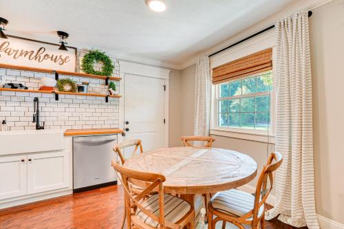 Family-Friendly Harrison Home 33 Mi to Branson! in Harrison, USA