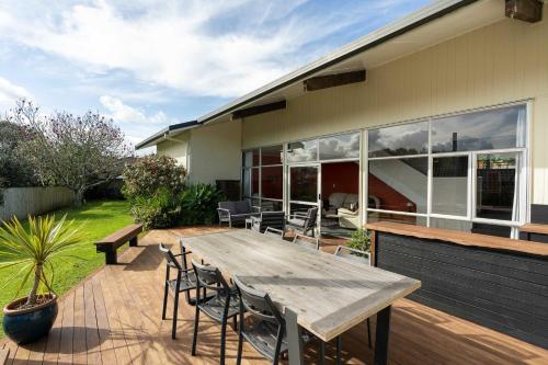 Onerahi Oasis Outdoor entertainers delight in Onerahi