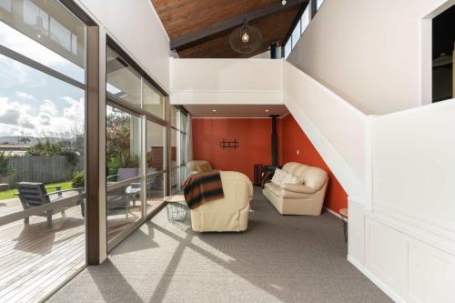 Onerahi Oasis Outdoor entertainers delight in Onerahi