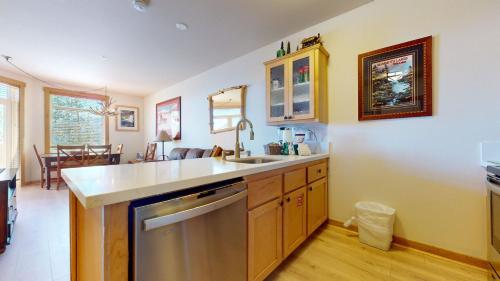 Sunstone #103 Condo - image 7
