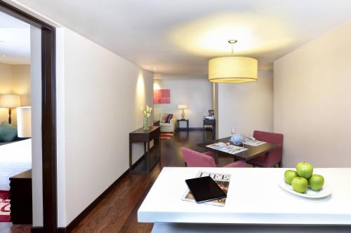 590511433 Sathorn Vista, Bangkok - Marriott Executive Apartments