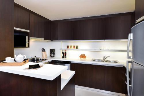 590511435 Sathorn Vista, Bangkok - Marriott Executive Apartments