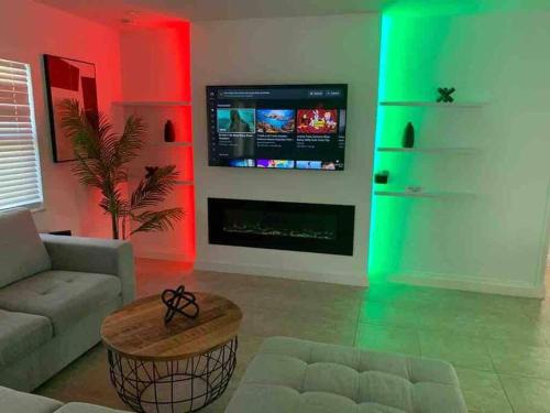 Royal Palm Oasis-Pool,King Suite,Quiet,Beach 5miis in Fort Lauderdale, USA